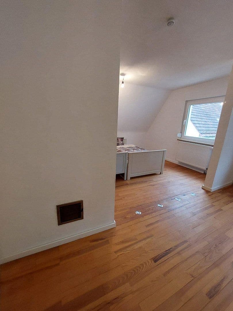Prodej domu 130 m², pozemek 480 m², Stäffelsbergstraße 8a, Dörrenbach, Porýní-Falc Prodej domu 130 m², pozemek 480 m², Stäffelsbergstraße 8a, Dörrenbach, Porýní-Falc