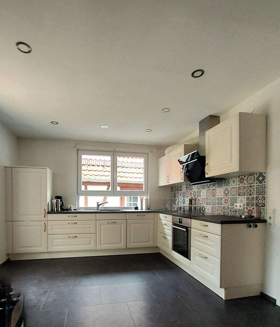 Prodej domu 130 m², pozemek 480 m², Stäffelsbergstraße 8a, Dörrenbach, Porýní-Falc Prodej domu 130 m², pozemek 480 m², Stäffelsbergstraße 8a, Dörrenbach, Porýní-Falc