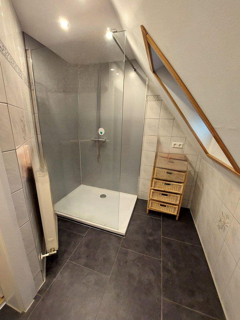 Prodej domu 130 m², pozemek 480 m², Stäffelsbergstraße 8a, Dörrenbach, Porýní-Falc Prodej domu 130 m², pozemek 480 m², Stäffelsbergstraße 8a, Dörrenbach, Porýní-Falc