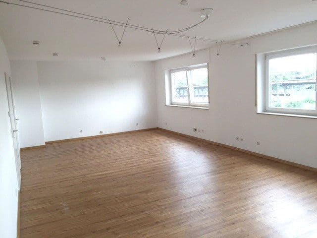 Pronájem bytu 3+1 105 m², Wilhelmstr. 66, Siegburg, Severní Porýní-Vestfálsko Pronájem bytu 3+1 105 m², Wilhelmstr. 66, Siegburg, Severní Porýní-Vestfálsko