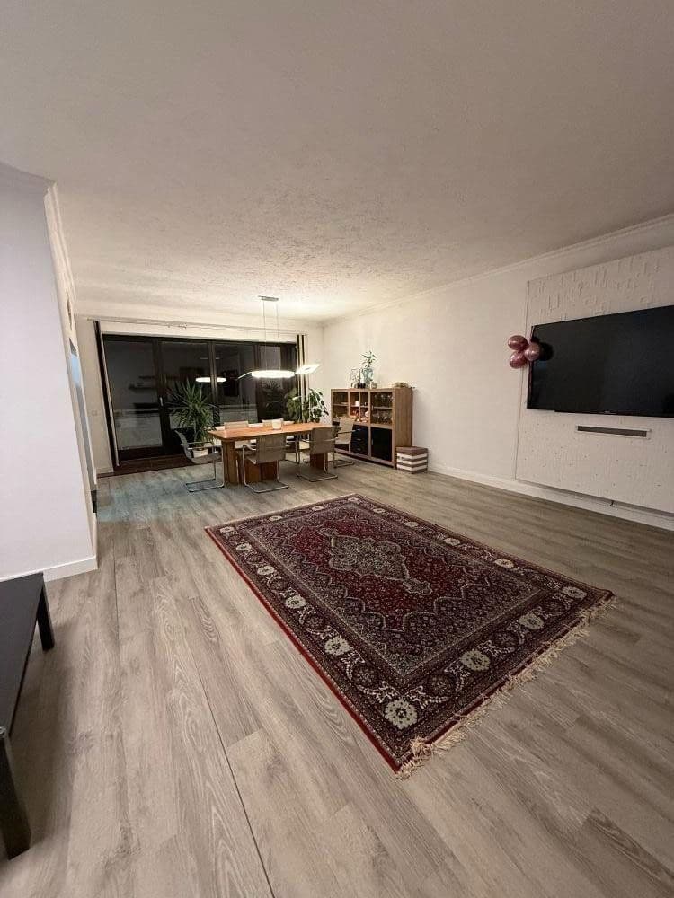 Prodej bytu 3+1 110 m², Krefeld, Severní Porýní-Vestfálsko Prodej bytu 3+1 110 m², Krefeld, Severní Porýní-Vestfálsko