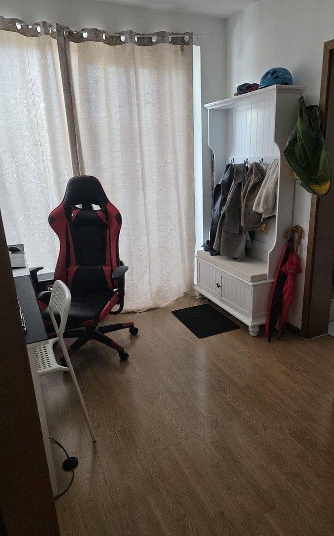 Pronájem bytu 3+1 76 m², Hardenbergstraße 51, Krefeld, Severní Porýní-Vestfálsko Pronájem bytu 3+1 76 m², Hardenbergstraße 51, Krefeld, Severní Porýní-Vestfálsko