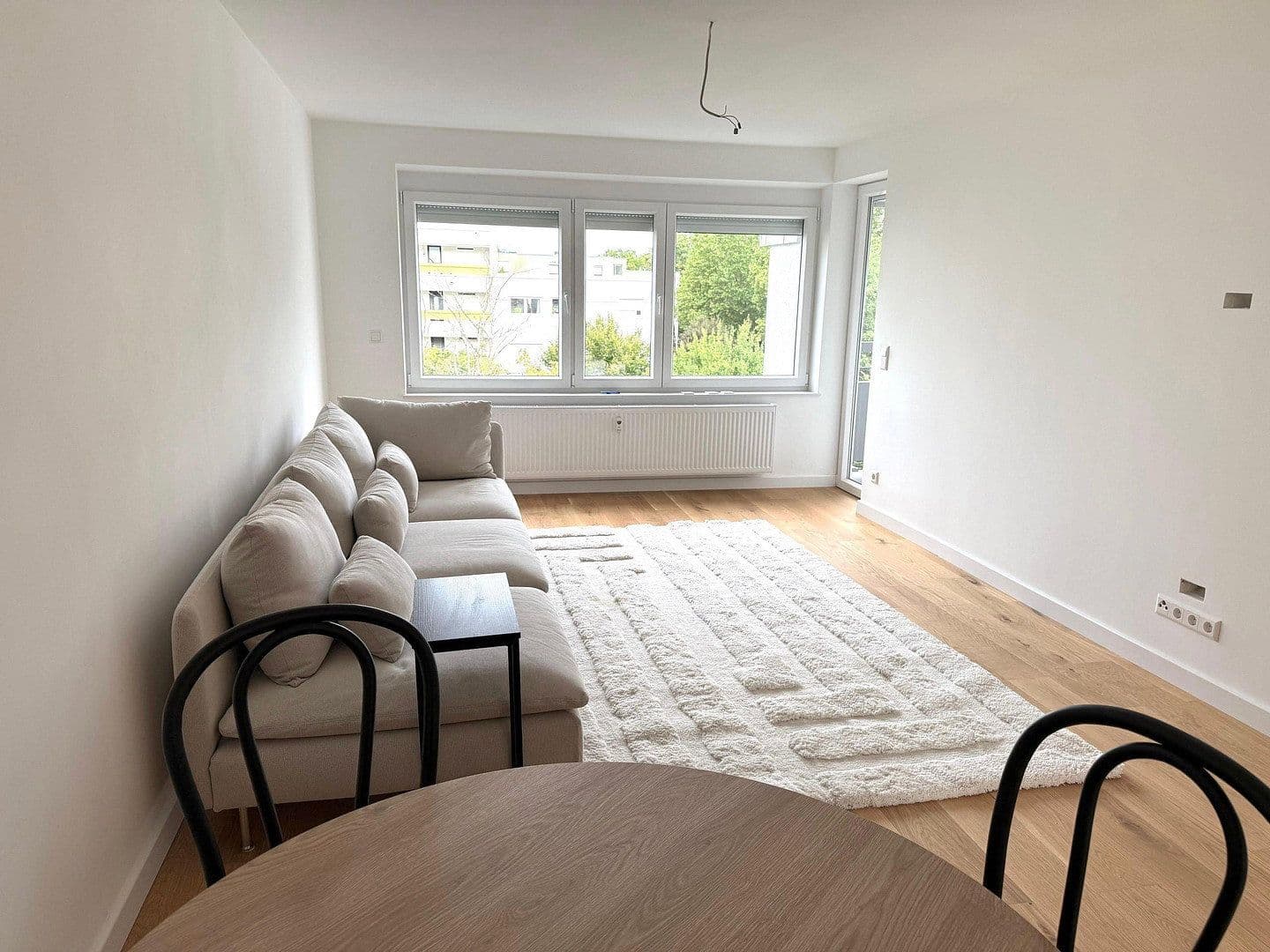 Pronájem bytu 3+kk 91 m², Esslingen am Neckar, Bádensko-Württembersko Pronájem bytu 3+kk 91 m², Esslingen am Neckar, Bádensko-Württembersko
