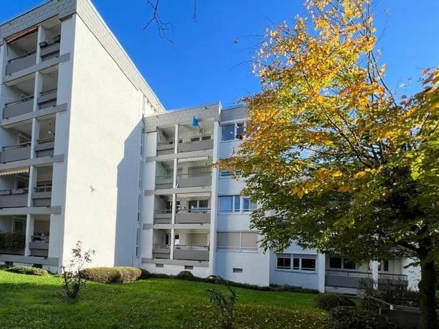 Pronájem bytu 3+kk 91 m², Esslingen am Neckar, Bádensko-Württembersko Pronájem bytu 3+kk 91 m², Esslingen am Neckar, Bádensko-Württembersko