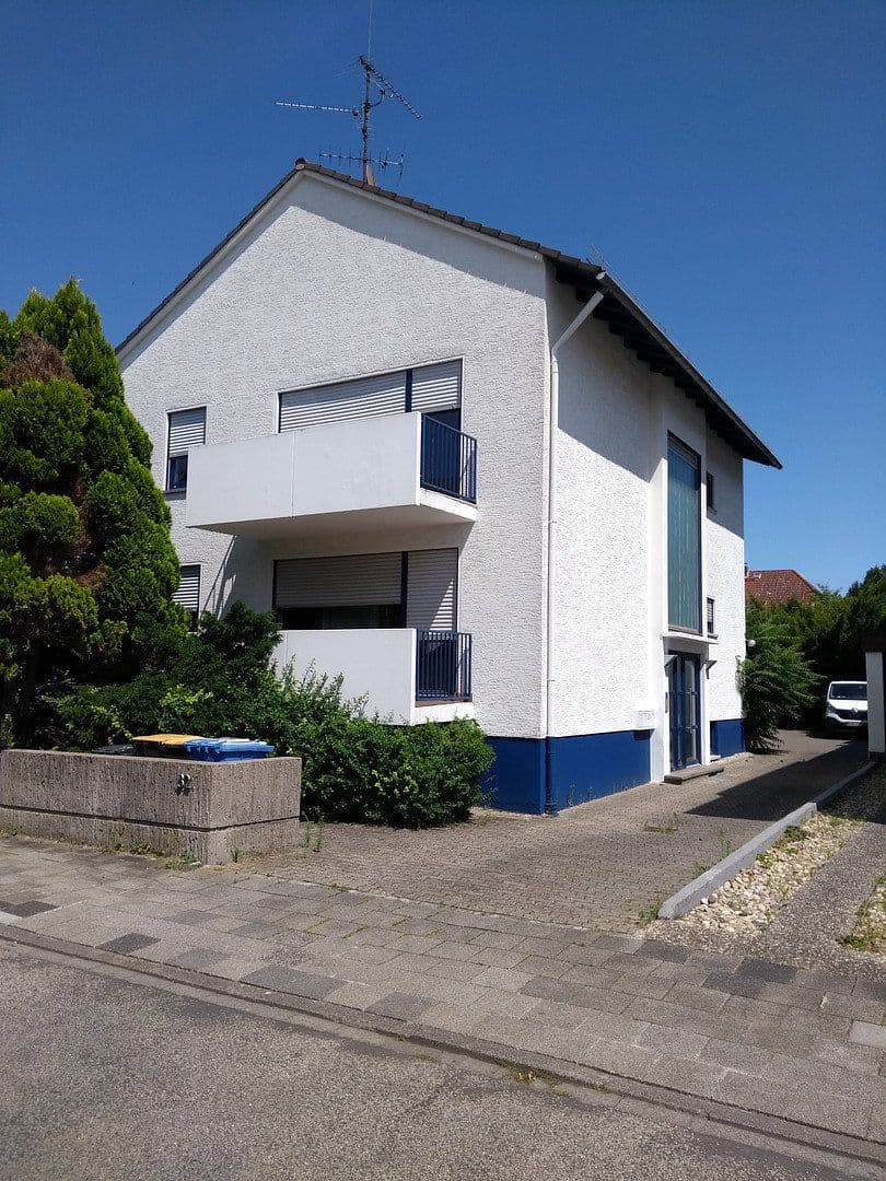 Pronájem bytu 1+1 30 m², Mierendorffstraße 32, Langen, Hessen Pronájem bytu 1+1 30 m², Mierendorffstraße 32, Langen, Hessen