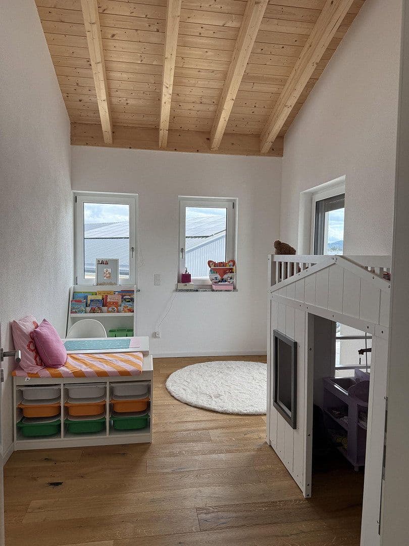 Pronájem domu 404 m², pozemek 600 m², Geretsried, Bavorsko Pronájem domu 404 m², pozemek 600 m², Geretsried, Bavorsko