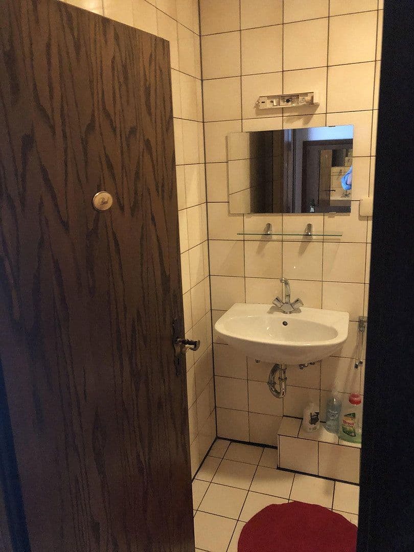 Pronájem bytu 1+1 35 m², Weierstraße 12, Oberhausen, Severní Porýní-Vestfálsko Pronájem bytu 1+1 35 m², Weierstraße 12, Oberhausen, Severní Porýní-Vestfálsko