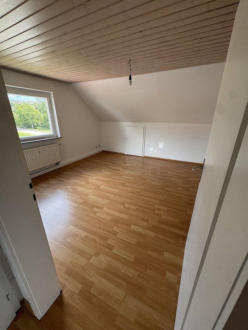 Pronájem bytu 4+1 65 m², Kirchberger Straße 7, Burgstetten, Bádensko-Württembersko Pronájem bytu 4+1 65 m², Kirchberger Straße 7, Burgstetten, Bádensko-Württembersko
