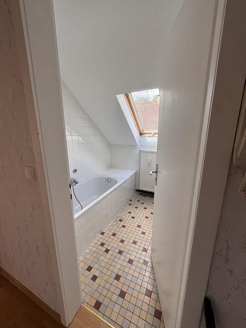 Pronájem bytu 4+1 65 m², Kirchberger Straße 7, Burgstetten, Bádensko-Württembersko Pronájem bytu 4+1 65 m², Kirchberger Straße 7, Burgstetten, Bádensko-Württembersko