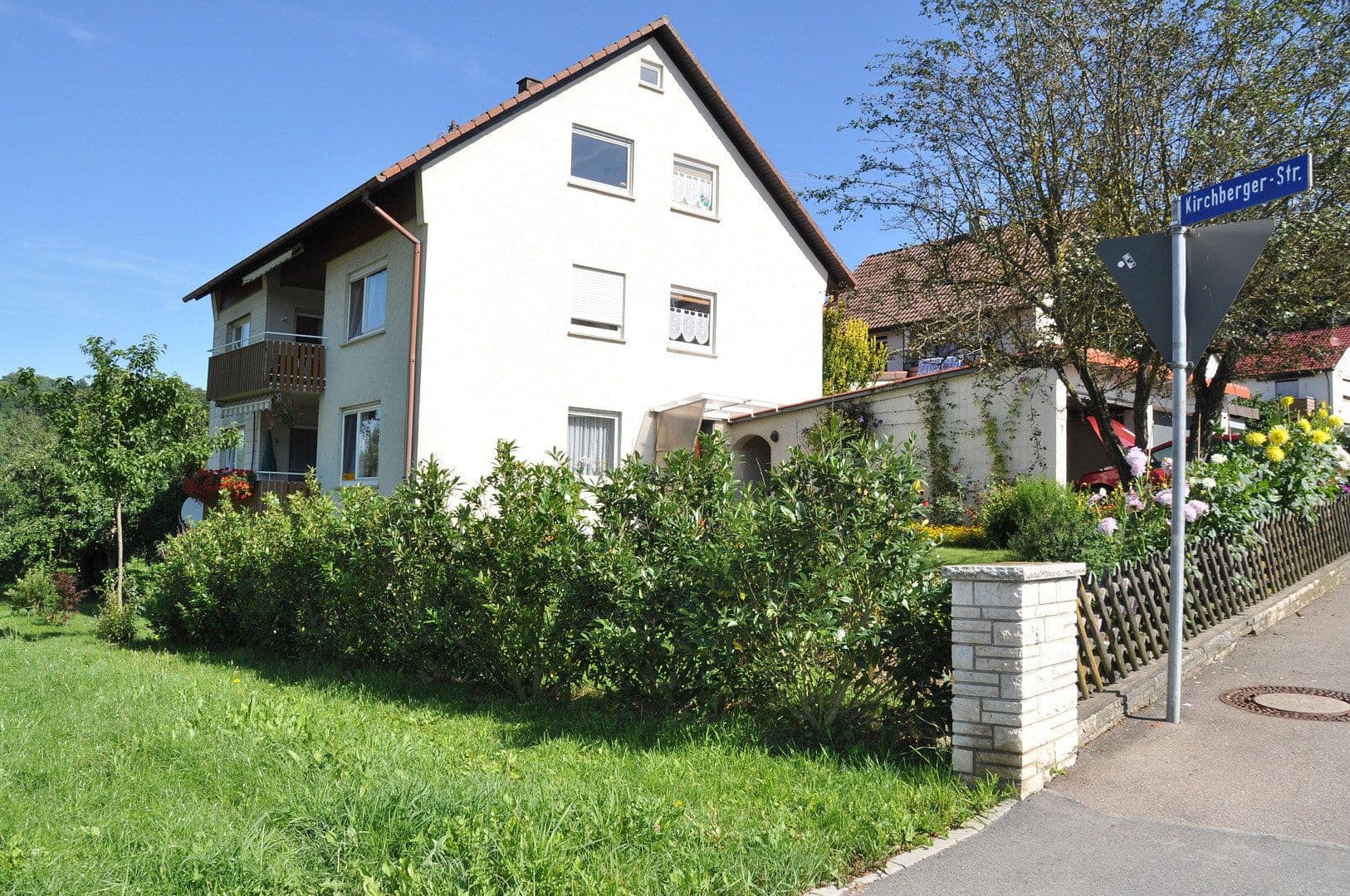 Pronájem bytu 4+1 65 m², Kirchberger Straße 7, Burgstetten, Bádensko-Württembersko Pronájem bytu 4+1 65 m², Kirchberger Straße 7, Burgstetten, Bádensko-Württembersko
