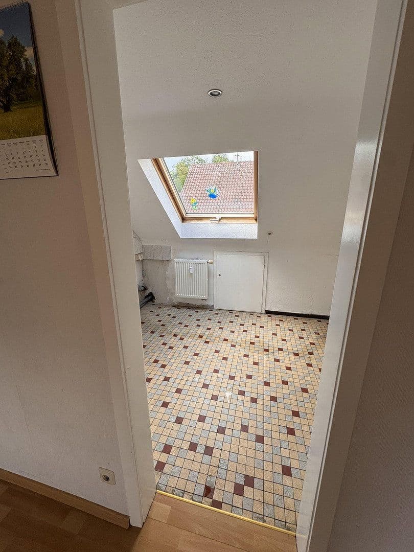 Pronájem bytu 4+1 65 m², Kirchberger Straße 7, Burgstetten, Bádensko-Württembersko Pronájem bytu 4+1 65 m², Kirchberger Straße 7, Burgstetten, Bádensko-Württembersko