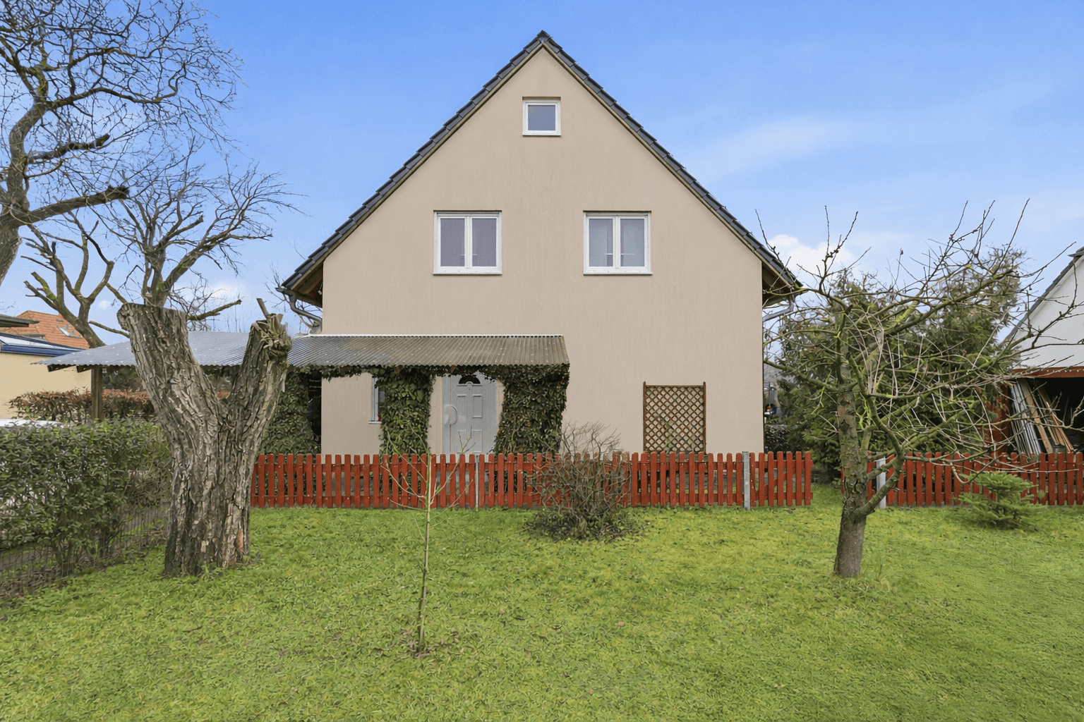 Prodej domu 102 m², pozemek 420 m², Berlin, Berlín Prodej domu 102 m², pozemek 420 m², Berlin, Berlín