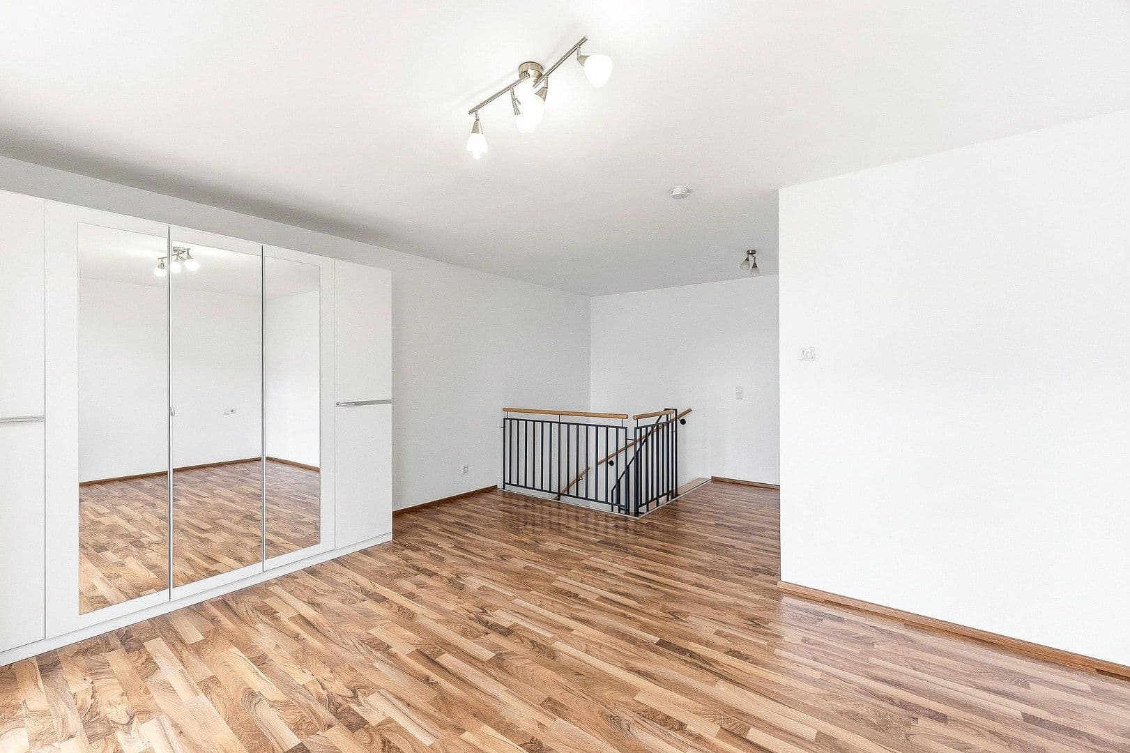 Pronájem bytu 2+1 60 m², Holzgerlingen, Bádensko-Württembersko Pronájem bytu 2+1 60 m², Holzgerlingen, Bádensko-Württembersko