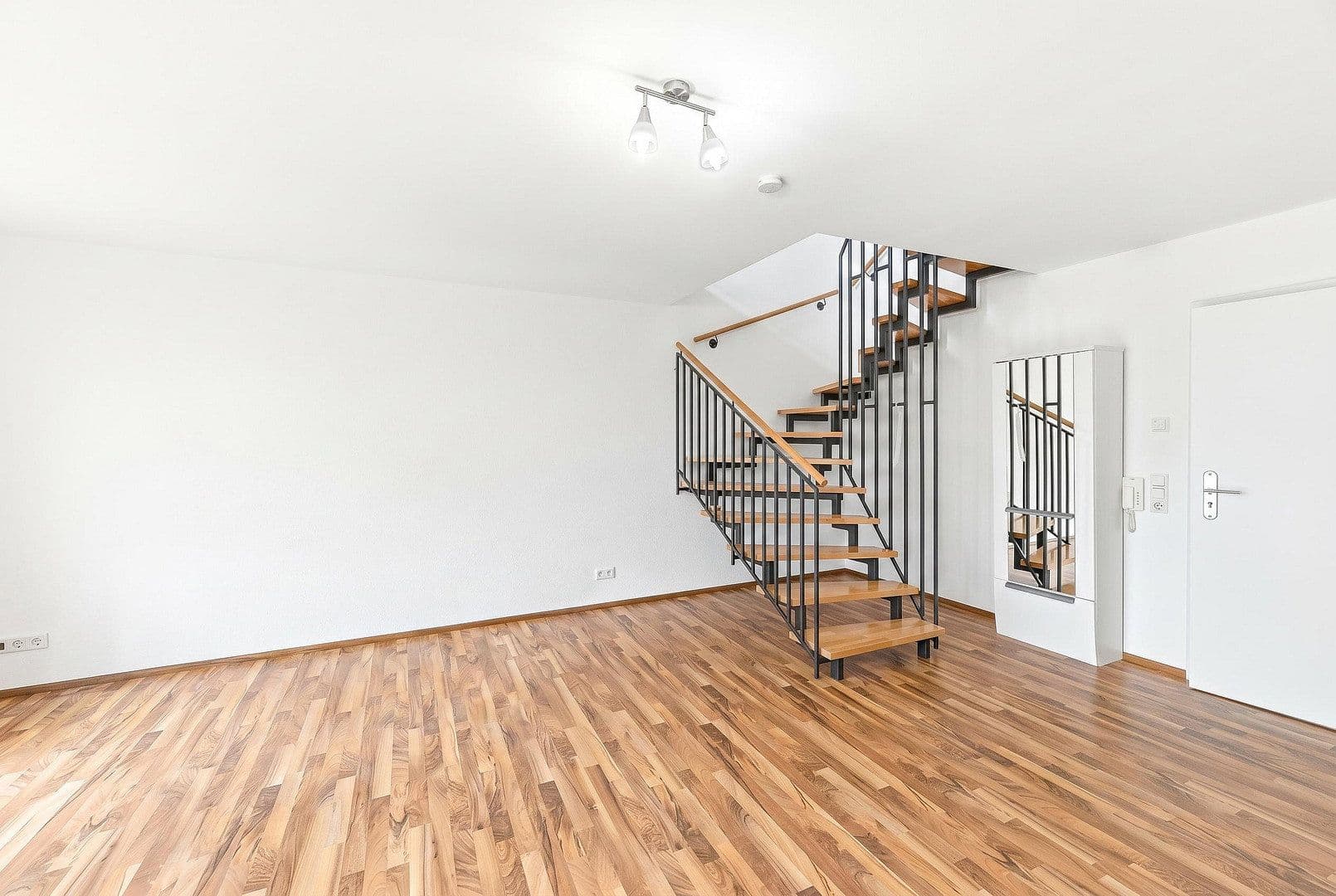 Pronájem bytu 2+1 60 m², Holzgerlingen, Bádensko-Württembersko Pronájem bytu 2+1 60 m², Holzgerlingen, Bádensko-Württembersko
