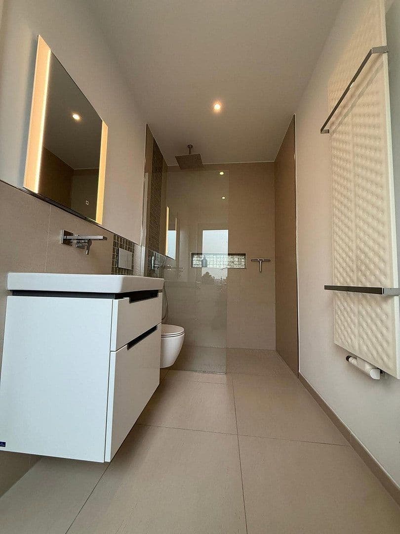 Prodej domu 221 m², pozemek 575 m², Wennigsen (Deister), Dolní Sasko Prodej domu 221 m², pozemek 575 m², Wennigsen (Deister), Dolní Sasko