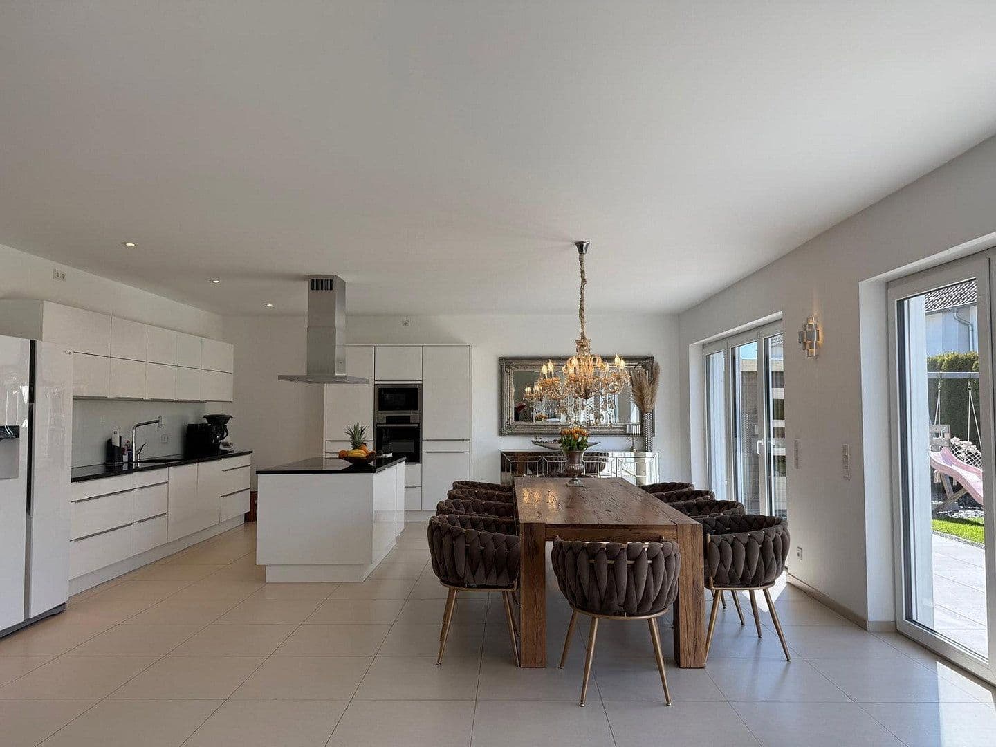 Prodej domu 221 m², pozemek 575 m², Wennigsen (Deister), Dolní Sasko Prodej domu 221 m², pozemek 575 m², Wennigsen (Deister), Dolní Sasko
