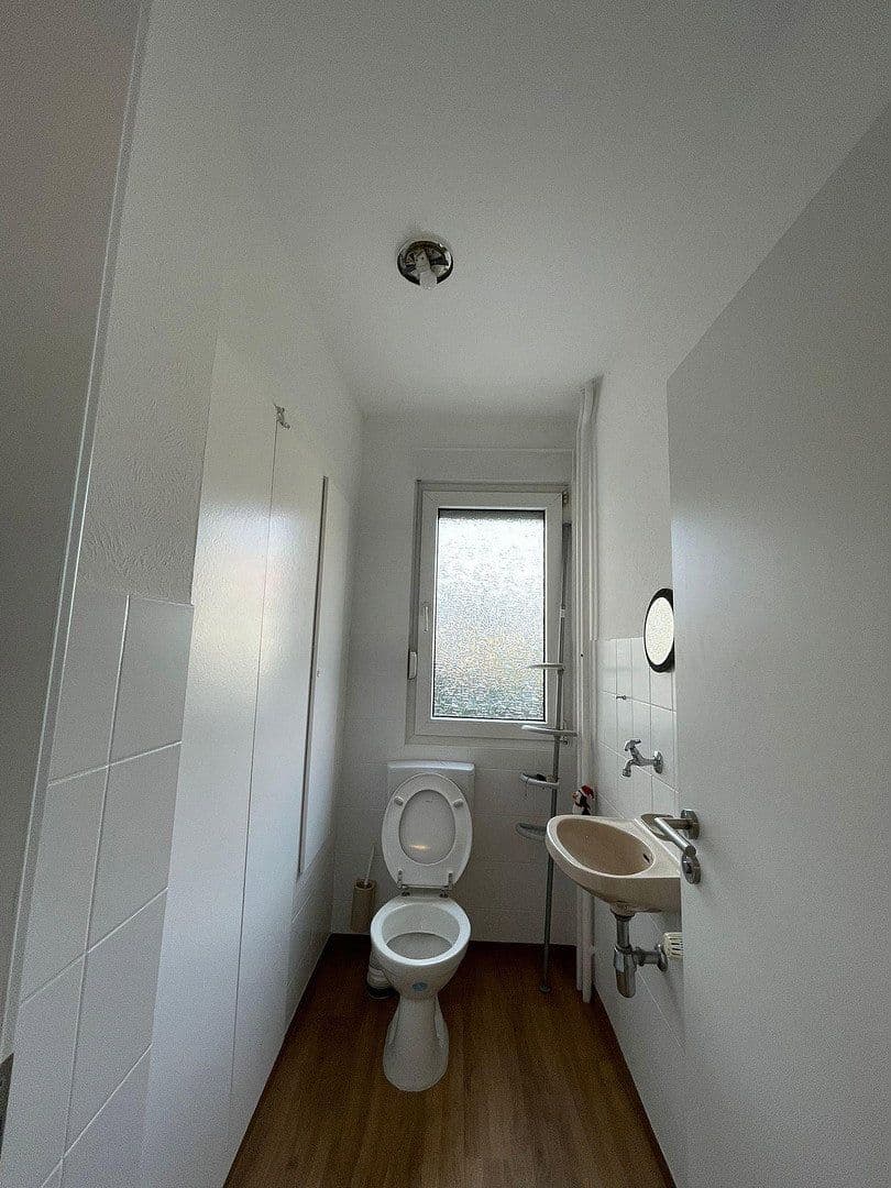 Pronájem bytu 34 m², Friedrichshafen, Bádensko-Württembersko Pronájem bytu 34 m², Friedrichshafen, Bádensko-Württembersko