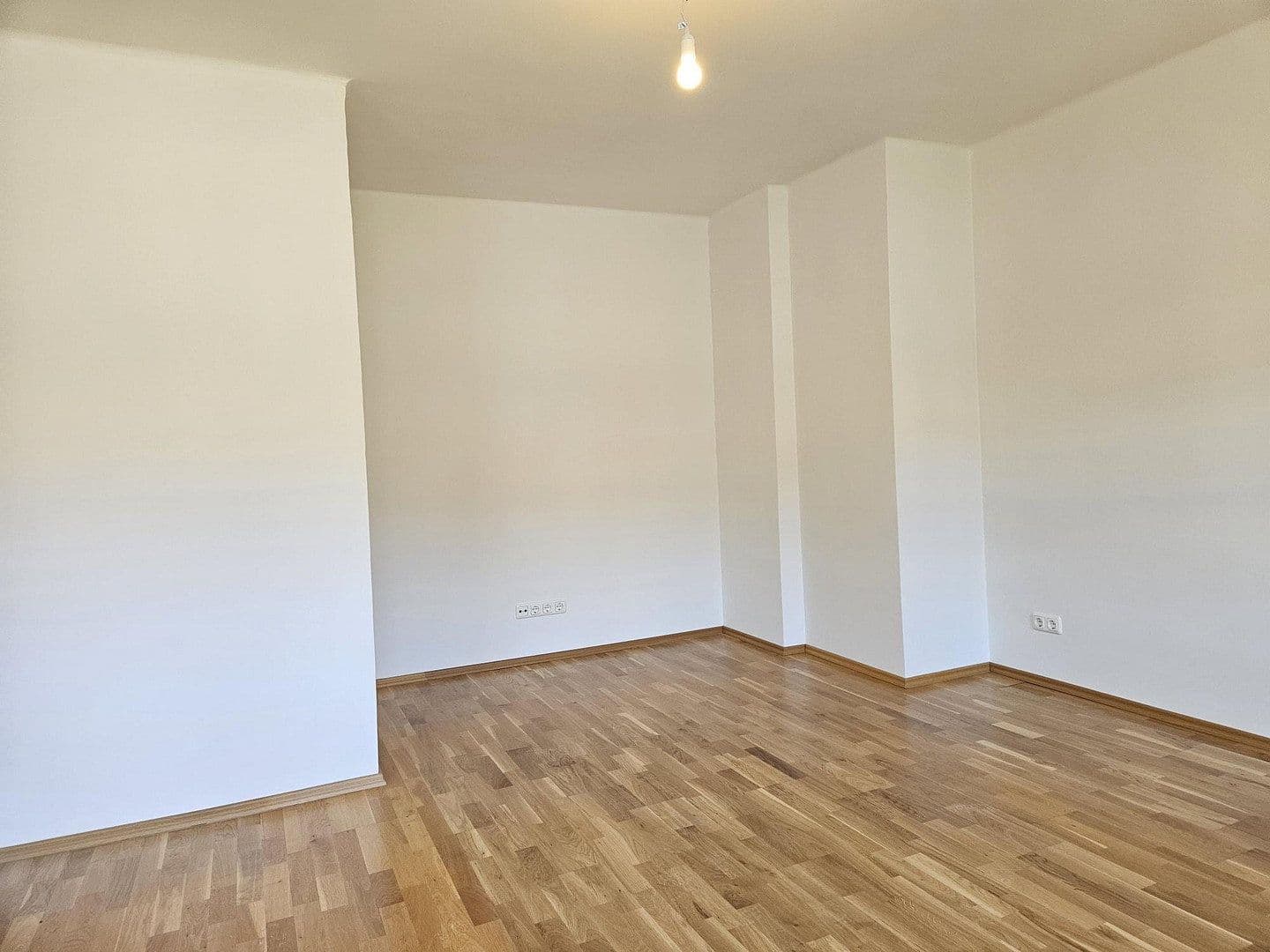 Pronájem bytu 3+1 92 m², Kreuzstraße 11, München, Bavorsko Pronájem bytu 3+1 92 m², Kreuzstraße 11, München, Bavorsko