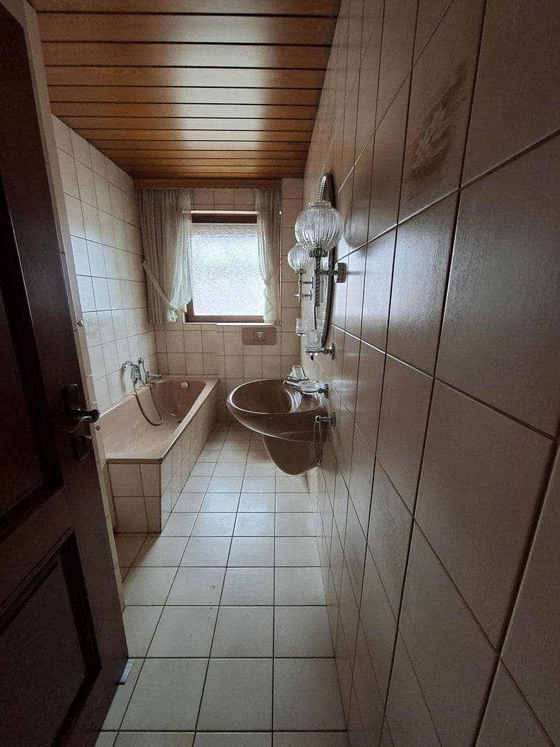 Prodej domu 198 m², pozemek 544 m², Wiesbaden, Hessen Prodej domu 198 m², pozemek 544 m², Wiesbaden, Hessen