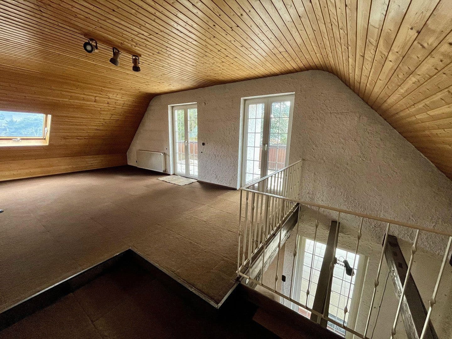 Prodej domu 247 m², pozemek 2.504 m², Niedernhausen, Hessen Prodej domu 247 m², pozemek 2.504 m², Niedernhausen, Hessen