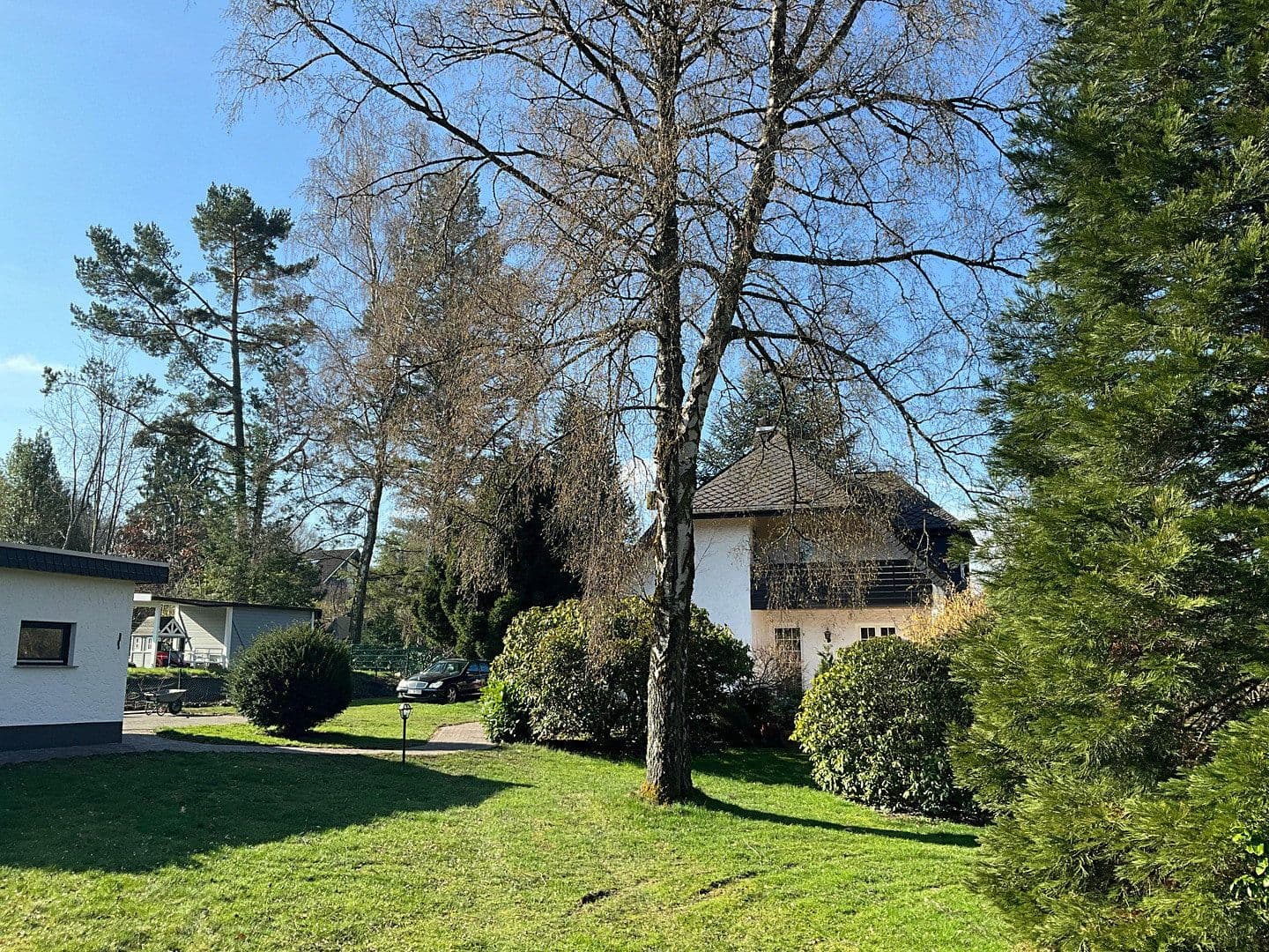 Prodej domu 247 m², pozemek 2.504 m², Niedernhausen, Hessen Prodej domu 247 m², pozemek 2.504 m², Niedernhausen, Hessen