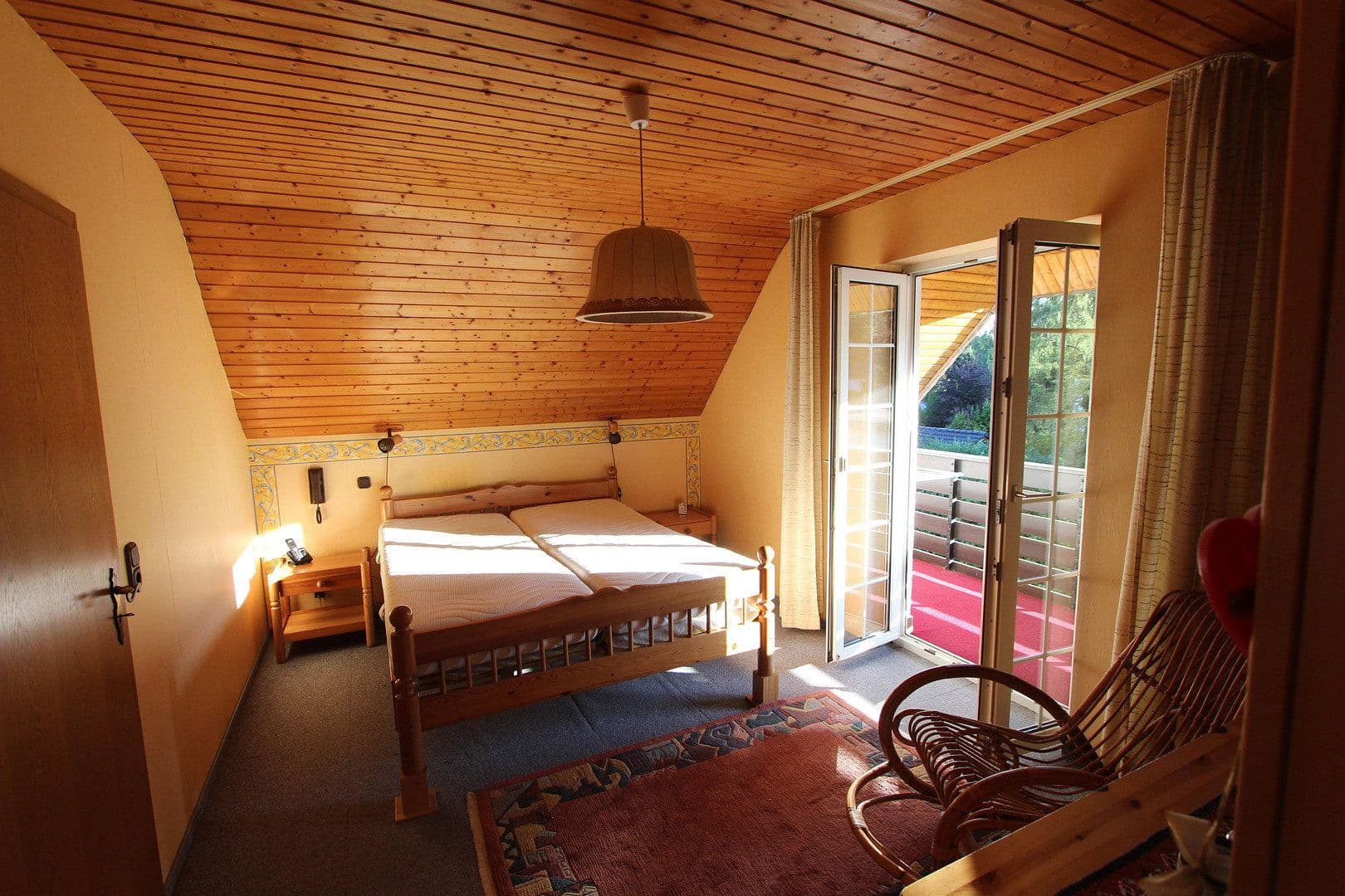Prodej domu 247 m², pozemek 2.504 m², Niedernhausen, Hessen Prodej domu 247 m², pozemek 2.504 m², Niedernhausen, Hessen