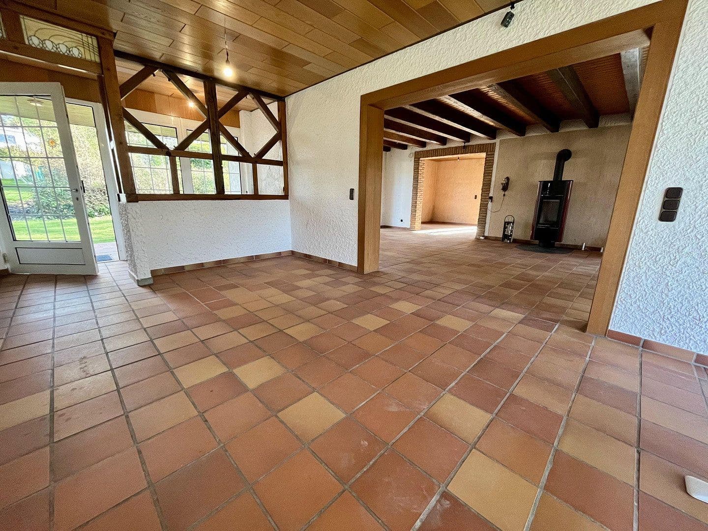 Prodej domu 247 m², pozemek 2.504 m², Niedernhausen, Hessen Prodej domu 247 m², pozemek 2.504 m², Niedernhausen, Hessen