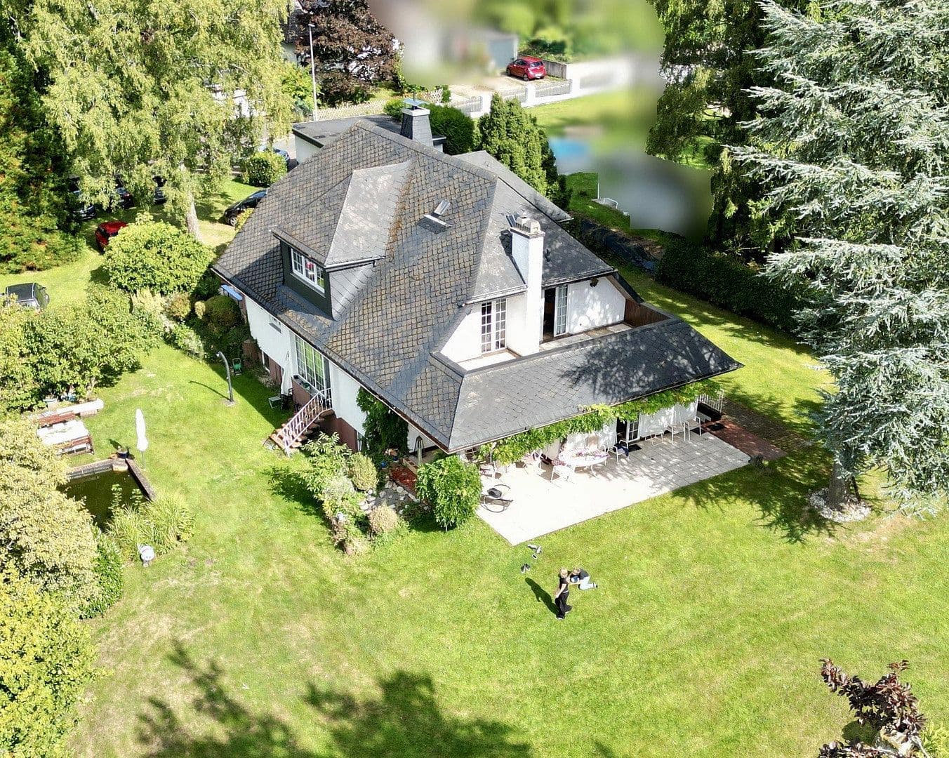 Prodej domu 247 m², pozemek 2.504 m², Niedernhausen, Hessen Prodej domu 247 m², pozemek 2.504 m², Niedernhausen, Hessen
