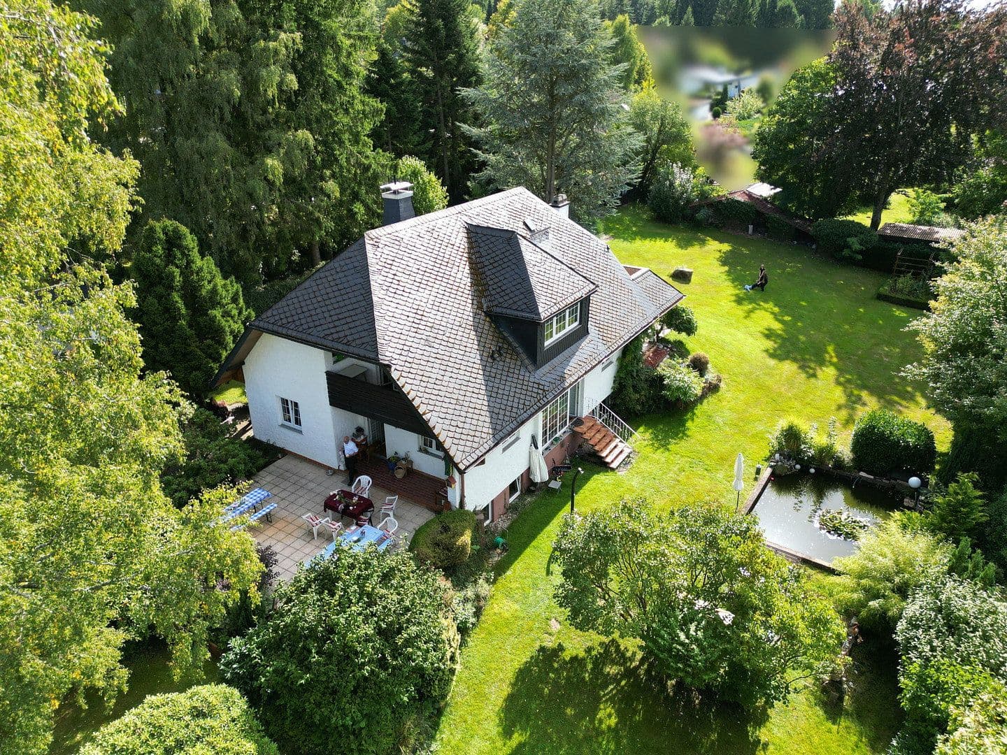 Prodej domu 247 m², pozemek 2.504 m², Niedernhausen, Hessen Prodej domu 247 m², pozemek 2.504 m², Niedernhausen, Hessen