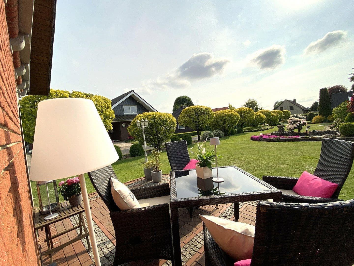 Prodej domu 240 m², pozemek 1.604 m², Visbek, Dolní Sasko Prodej domu 240 m², pozemek 1.604 m², Visbek, Dolní Sasko