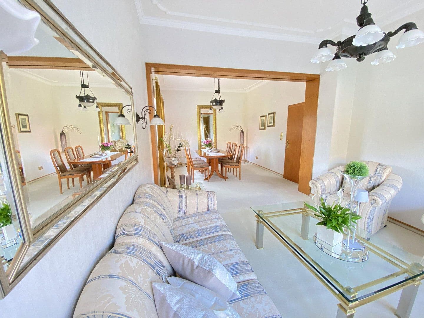 Prodej domu 240 m², pozemek 1.604 m², Visbek, Dolní Sasko Prodej domu 240 m², pozemek 1.604 m², Visbek, Dolní Sasko