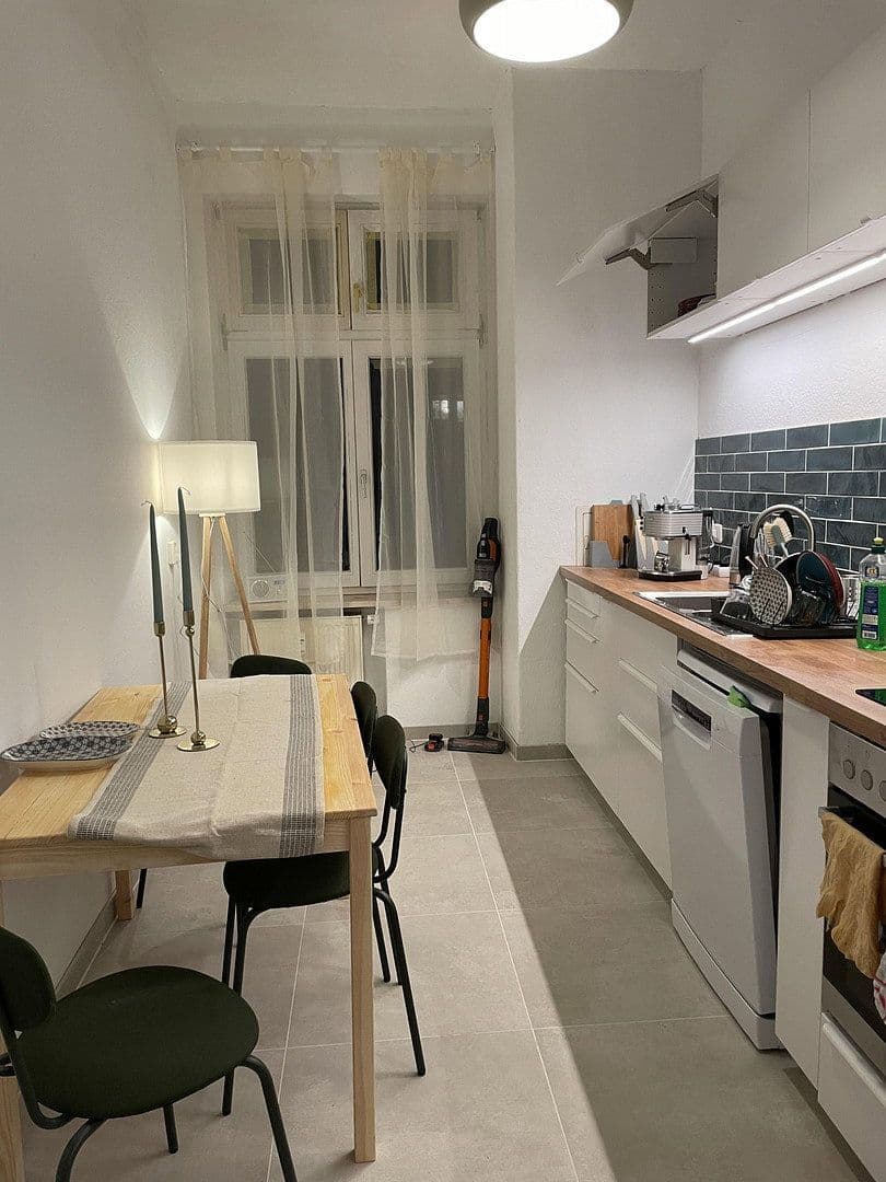 Pronájem bytu 4+1 120 m², Riemannstrasse 28, Leipzig, Sasko Pronájem bytu 4+1 120 m², Riemannstrasse 28, Leipzig, Sasko