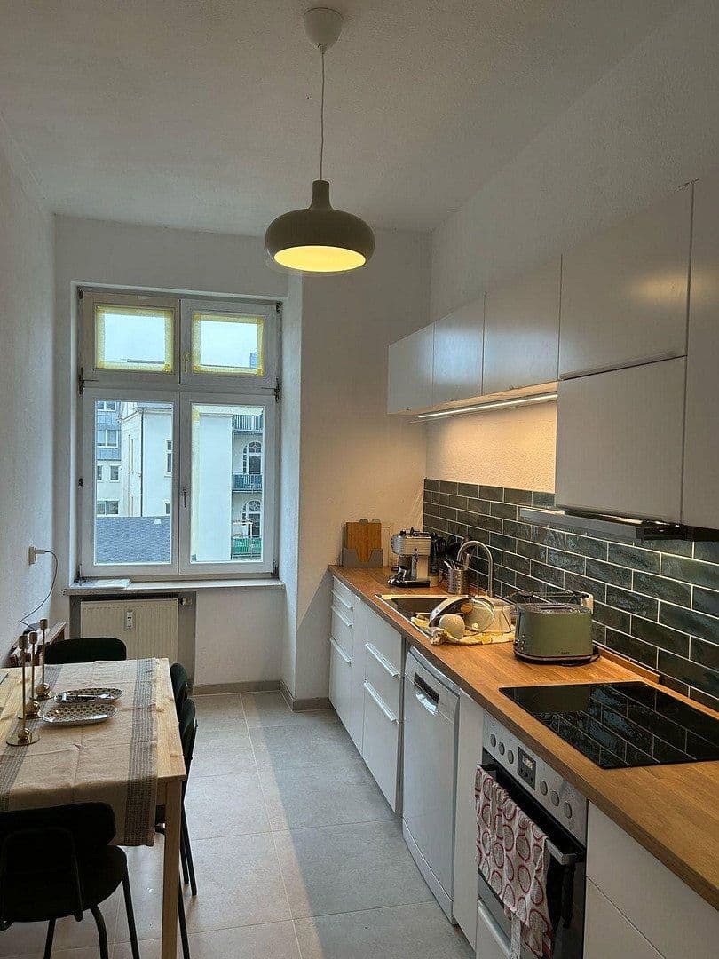 Pronájem bytu 4+1 120 m², Riemannstrasse 28, Leipzig, Sasko Pronájem bytu 4+1 120 m², Riemannstrasse 28, Leipzig, Sasko