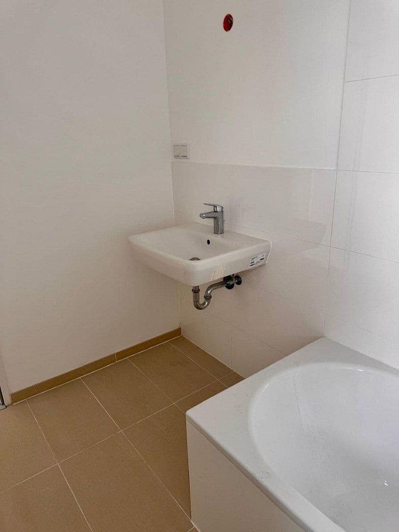 Pronájem bytu 3+1 82 m², Taunusstraße 30, Offenbach am Main, Hessen Pronájem bytu 3+1 82 m², Taunusstraße 30, Offenbach am Main, Hessen