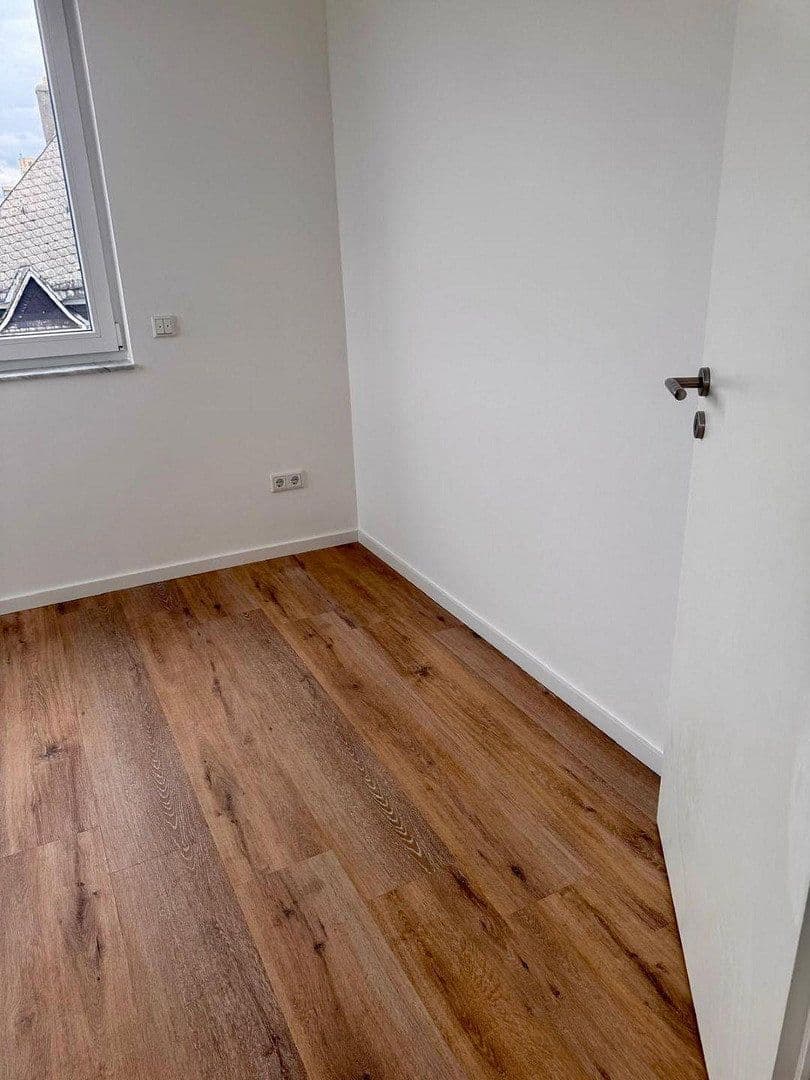 Pronájem bytu 3+1 82 m², Taunusstraße 30, Offenbach am Main, Hessen Pronájem bytu 3+1 82 m², Taunusstraße 30, Offenbach am Main, Hessen