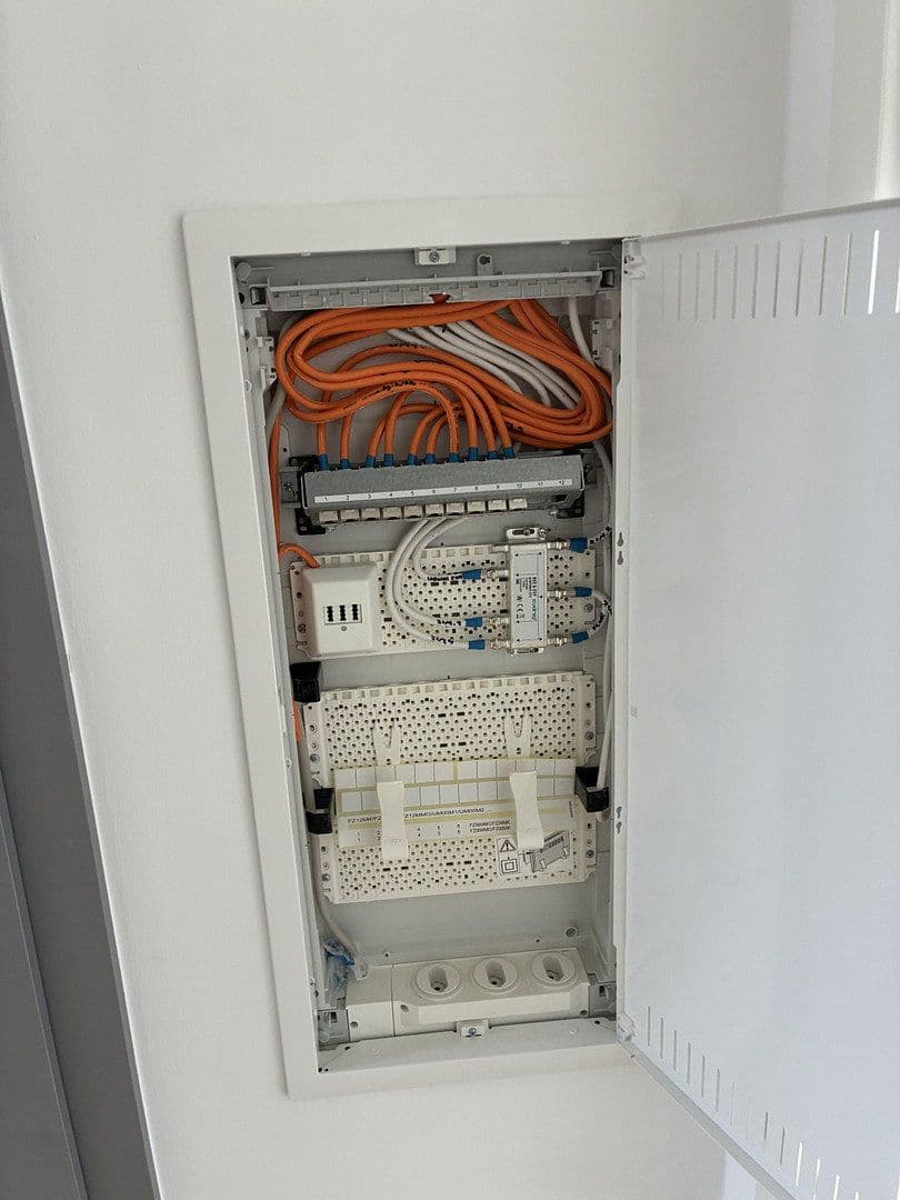 Pronájem bytu 4+1 120 m², Dellstraße 1a, Duisburg, Severní Porýní-Vestfálsko Pronájem bytu 4+1 120 m², Dellstraße 1a, Duisburg, Severní Porýní-Vestfálsko