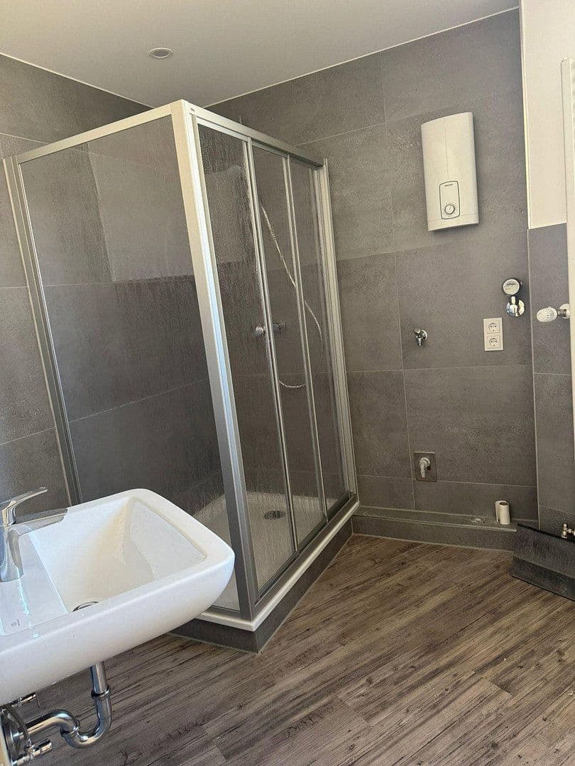 Pronájem bytu 4+1 120 m², Dellstraße 1a, Duisburg, Severní Porýní-Vestfálsko Pronájem bytu 4+1 120 m², Dellstraße 1a, Duisburg, Severní Porýní-Vestfálsko