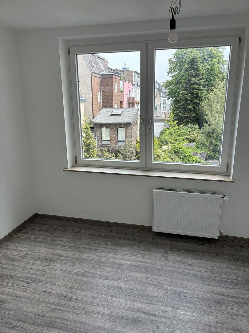 Pronájem bytu 4+1 120 m², Dellstraße 1a, Duisburg, Severní Porýní-Vestfálsko Pronájem bytu 4+1 120 m², Dellstraße 1a, Duisburg, Severní Porýní-Vestfálsko
