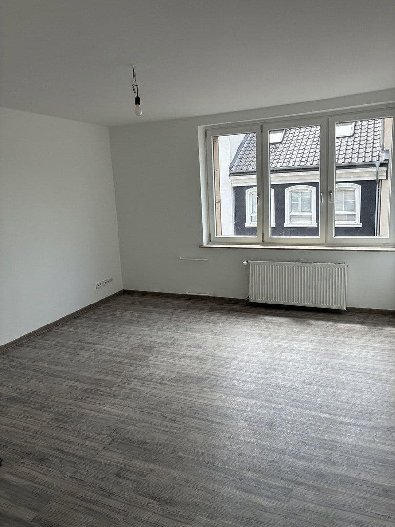 Pronájem bytu 4+1 120 m², Dellstraße 1a, Duisburg, Severní Porýní-Vestfálsko Pronájem bytu 4+1 120 m², Dellstraße 1a, Duisburg, Severní Porýní-Vestfálsko