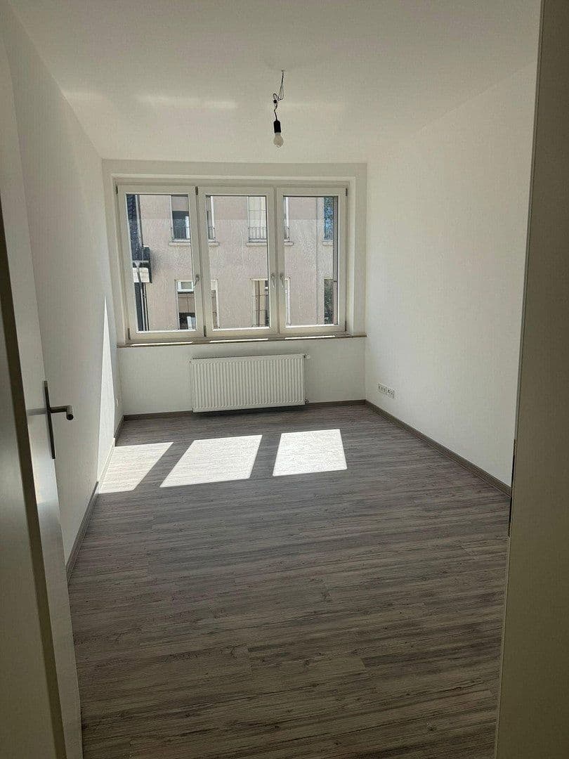 Pronájem bytu 4+1 120 m², Dellstraße 1a, Duisburg, Severní Porýní-Vestfálsko Pronájem bytu 4+1 120 m², Dellstraße 1a, Duisburg, Severní Porýní-Vestfálsko