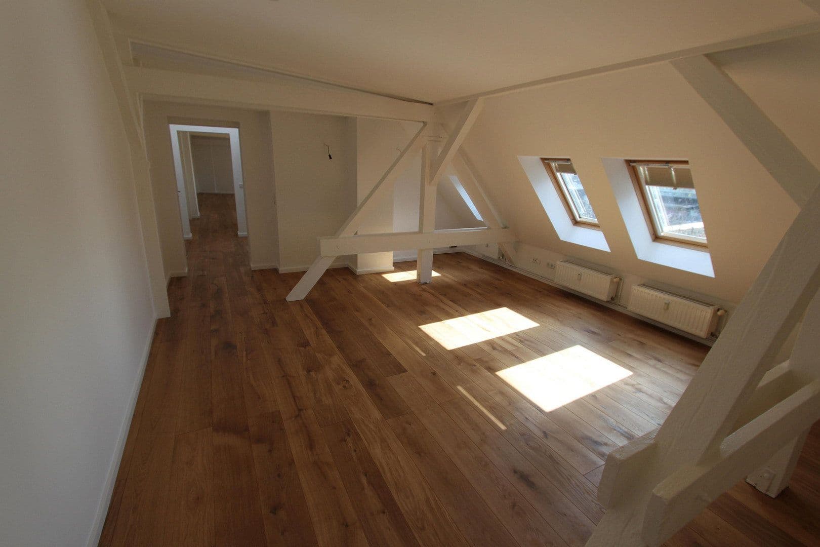 Prodej bytu 5+1 156 m², Neue Bahnhofstr. 2, Berlin, Berlín Prodej bytu 5+1 156 m², Neue Bahnhofstr. 2, Berlin, Berlín