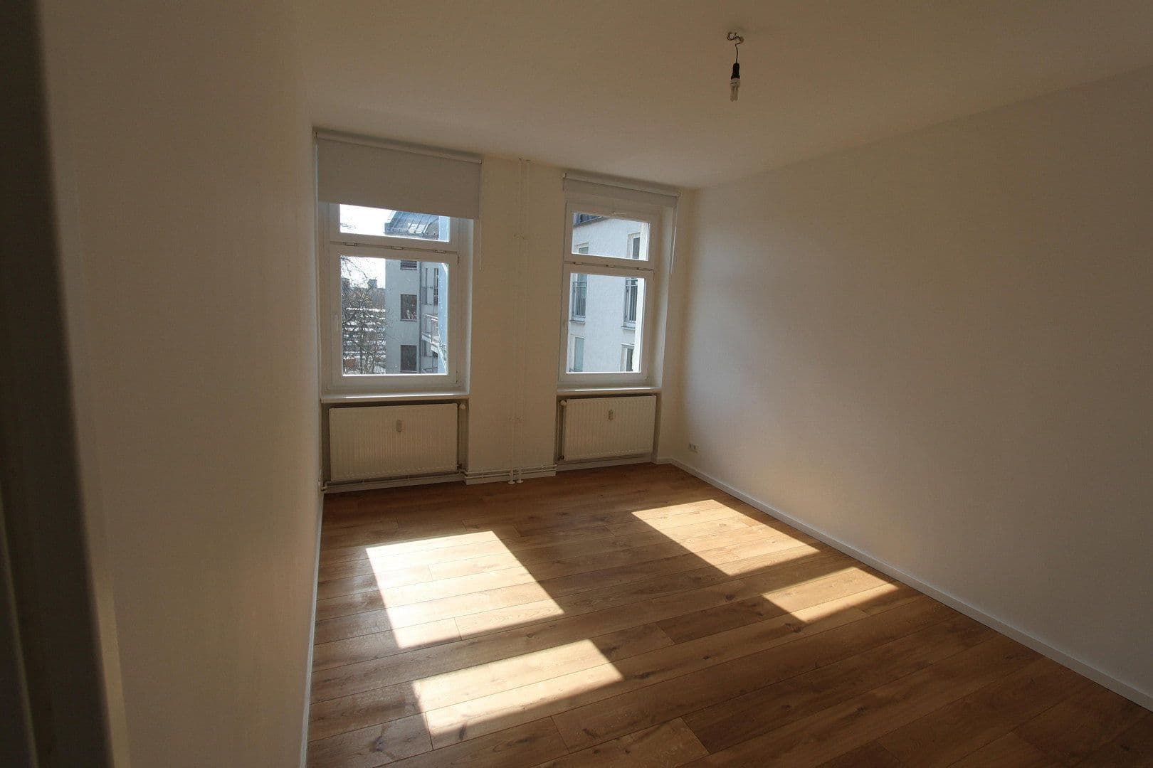 Prodej bytu 5+1 156 m², Neue Bahnhofstr. 2, Berlin, Berlín Prodej bytu 5+1 156 m², Neue Bahnhofstr. 2, Berlin, Berlín
