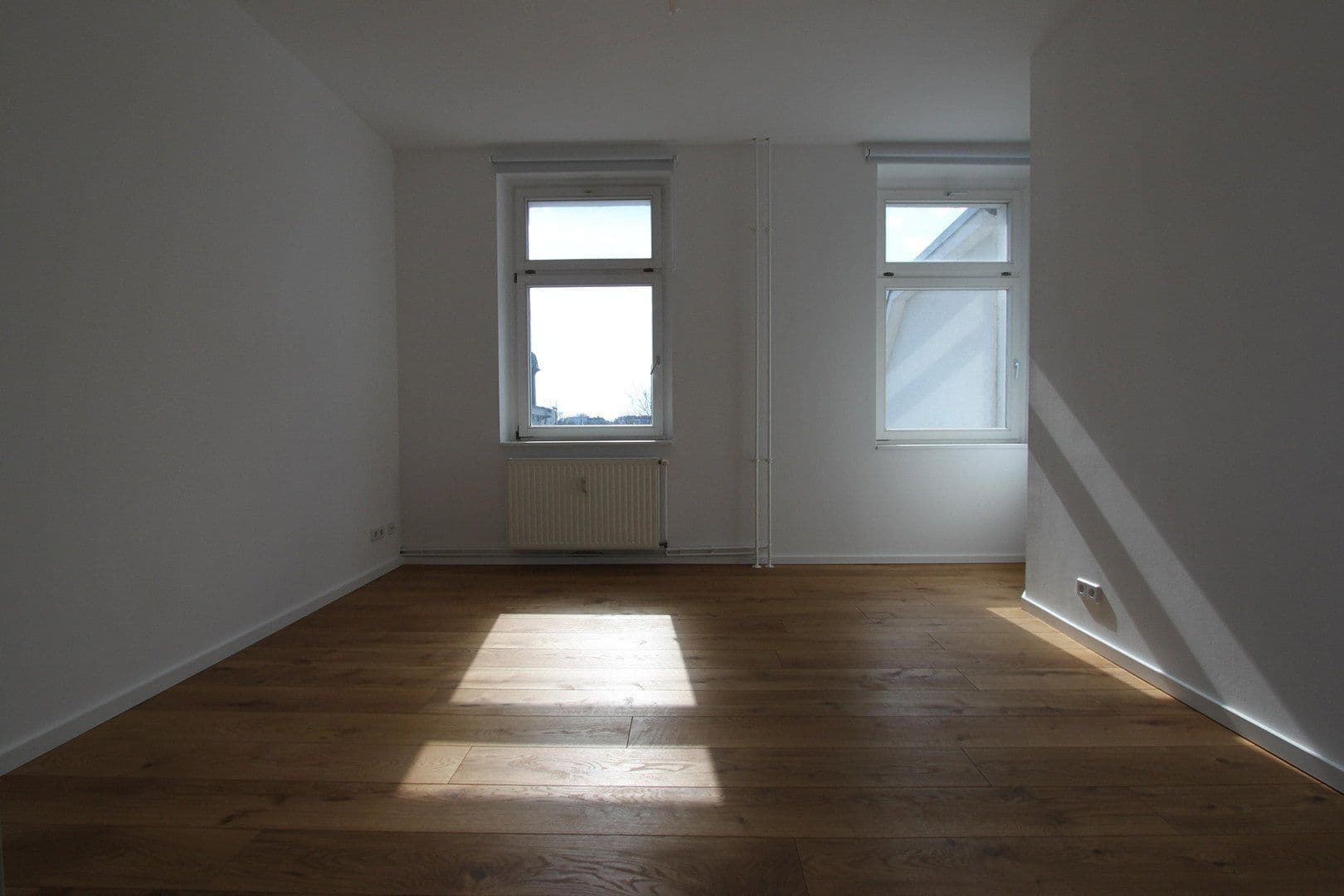 Prodej bytu 5+1 156 m², Neue Bahnhofstr. 2, Berlin, Berlín Prodej bytu 5+1 156 m², Neue Bahnhofstr. 2, Berlin, Berlín