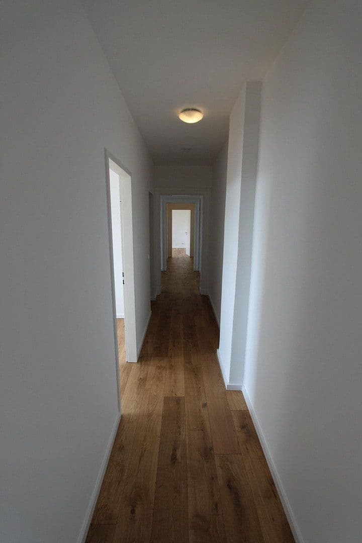 Prodej bytu 5+1 156 m², Neue Bahnhofstr. 2, Berlin, Berlín Prodej bytu 5+1 156 m², Neue Bahnhofstr. 2, Berlin, Berlín