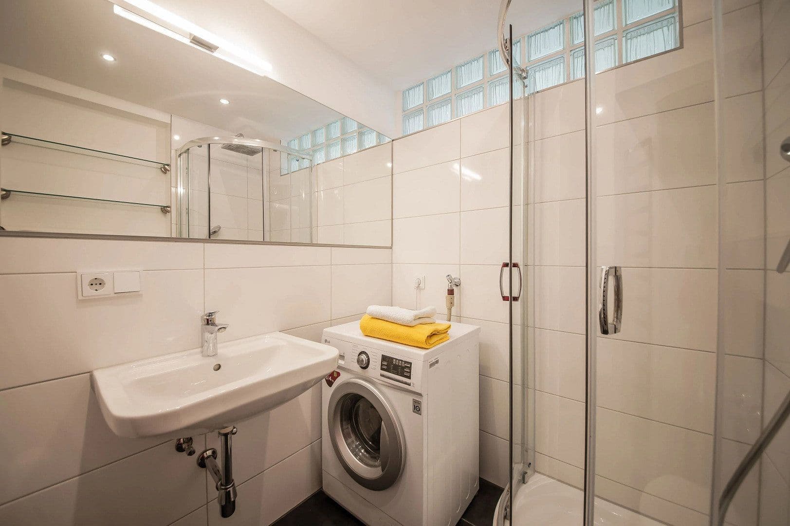 Pronájem bytu 1+1 32 m², Sommerstr. 33, München, Bavorsko Pronájem bytu 1+1 32 m², Sommerstr. 33, München, Bavorsko