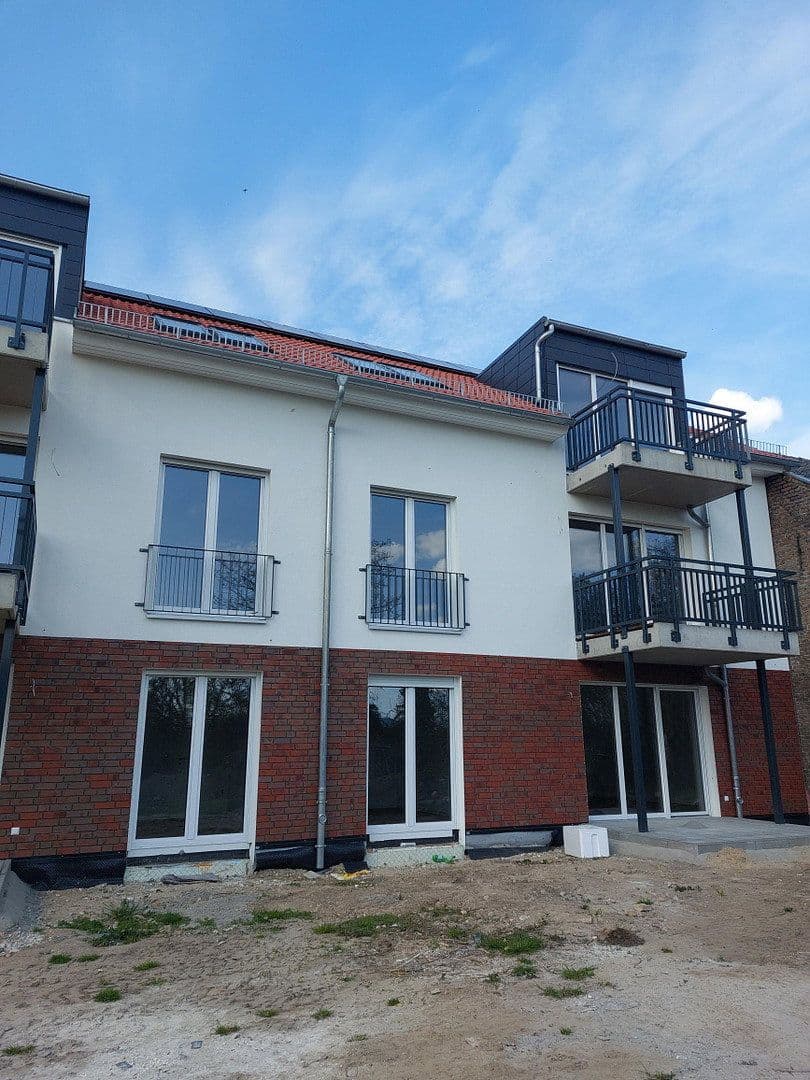 Pronájem bytu 2+1 79 m², Hamburger Allee 51b, Haus C, Nauen, Braniborsko Pronájem bytu 2+1 79 m², Hamburger Allee 51b, Haus C, Nauen, Braniborsko