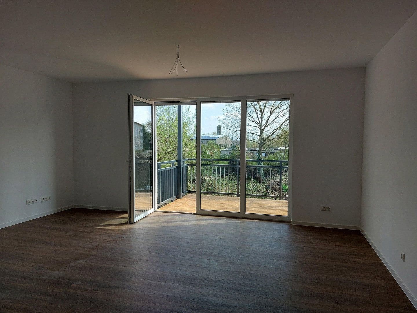 Pronájem bytu 2+1 79 m², Hamburger Allee 51b, Haus C, Nauen, Braniborsko Pronájem bytu 2+1 79 m², Hamburger Allee 51b, Haus C, Nauen, Braniborsko