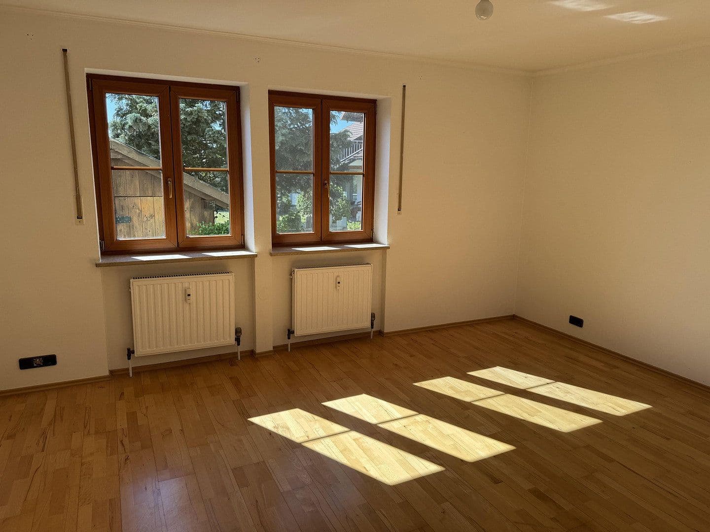 Pronájem bytu 5+1 159 m², Nordendtr 7, Geisenfeld, Bavorsko Pronájem bytu 5+1 159 m², Nordendtr 7, Geisenfeld, Bavorsko
