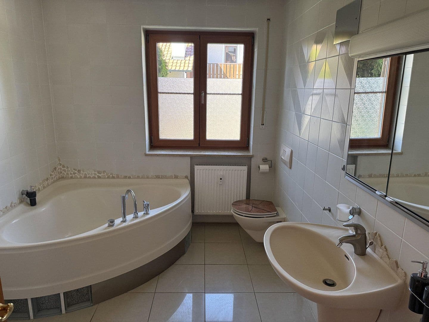 Pronájem bytu 5+1 159 m², Nordendtr 7, Geisenfeld, Bavorsko Pronájem bytu 5+1 159 m², Nordendtr 7, Geisenfeld, Bavorsko