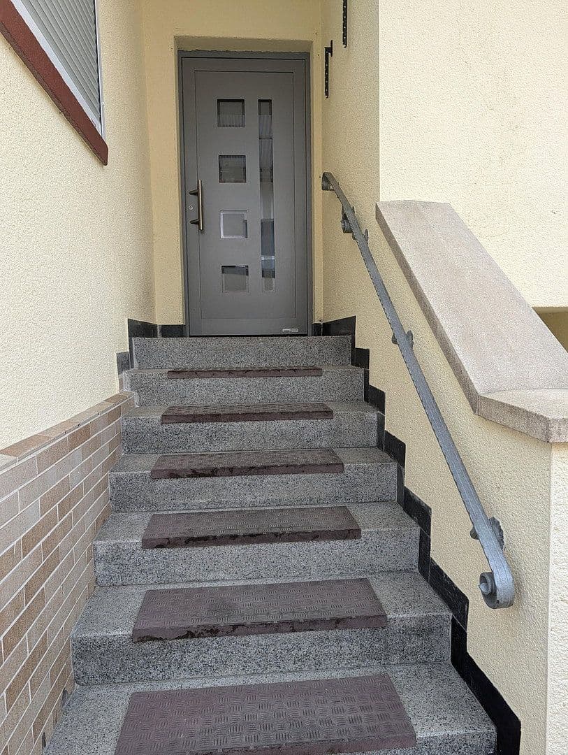 Prodej domu 105 m², pozemek 760 m², Finkenweg 19, Frankenthal, Porýní-Falc Prodej domu 105 m², pozemek 760 m², Finkenweg 19, Frankenthal, Porýní-Falc